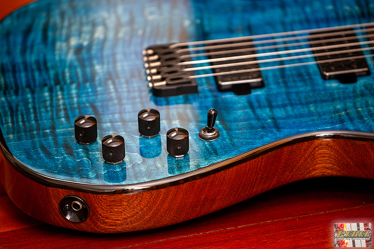 Rebel Custom Guitars Jean Genie - Figured Maple Denim Burst under High Gloss 2K - Image 9